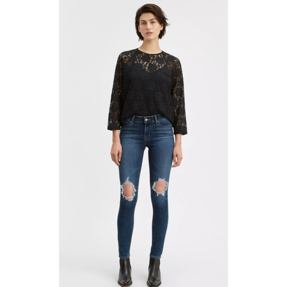 Levi’s 711 Distressed Skinny Jeans Maui Breeze Medium Wash